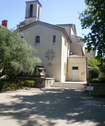 Book a Visit in Montélimar