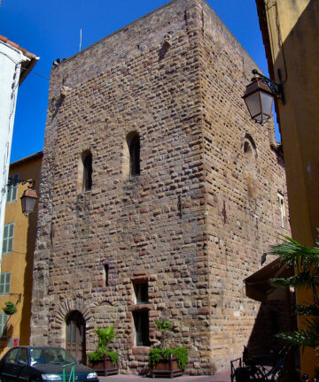 Book a Visit in Fréjus