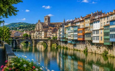 Visit Castres with a private guide