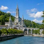Visit Lourdes with a private guide