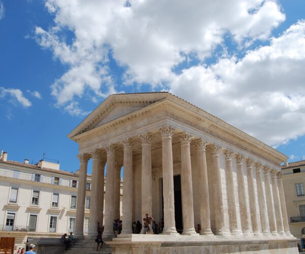 nimes temple