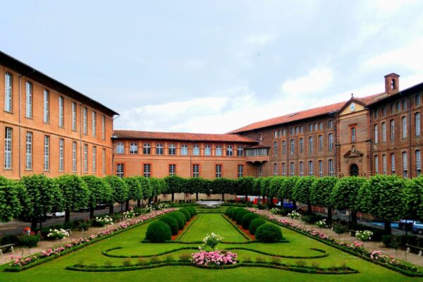toulouse-building
